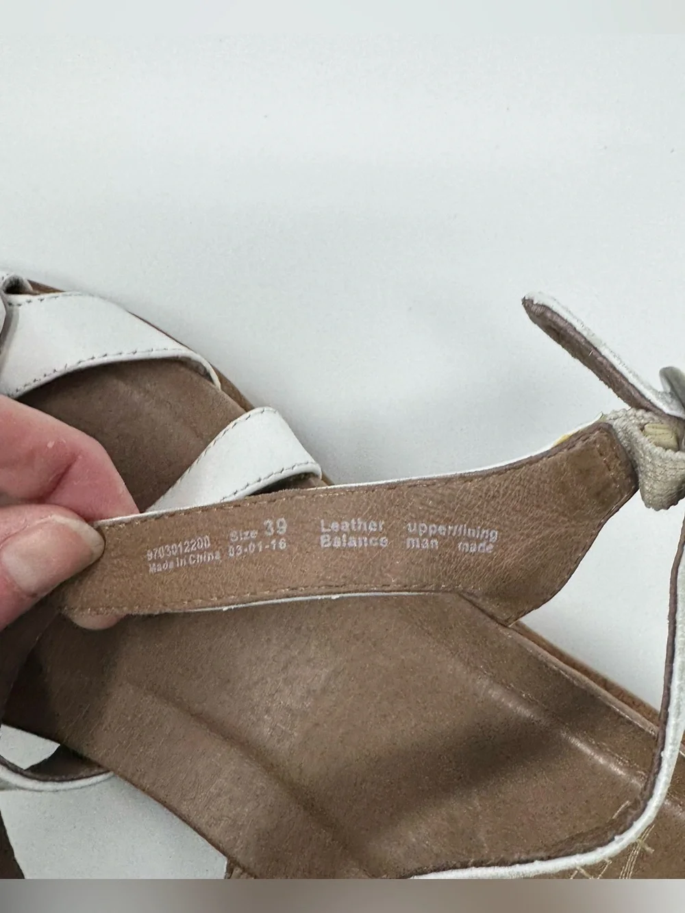 Dansko Julie White Leather Wedge Sandals with Buckle Accent Size EU 39 US 8.5-9